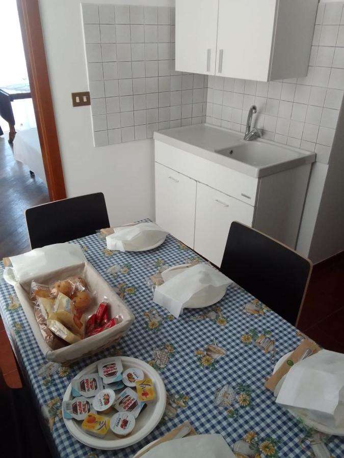 Domus Nikolai Hotel Bari Buitenkant foto