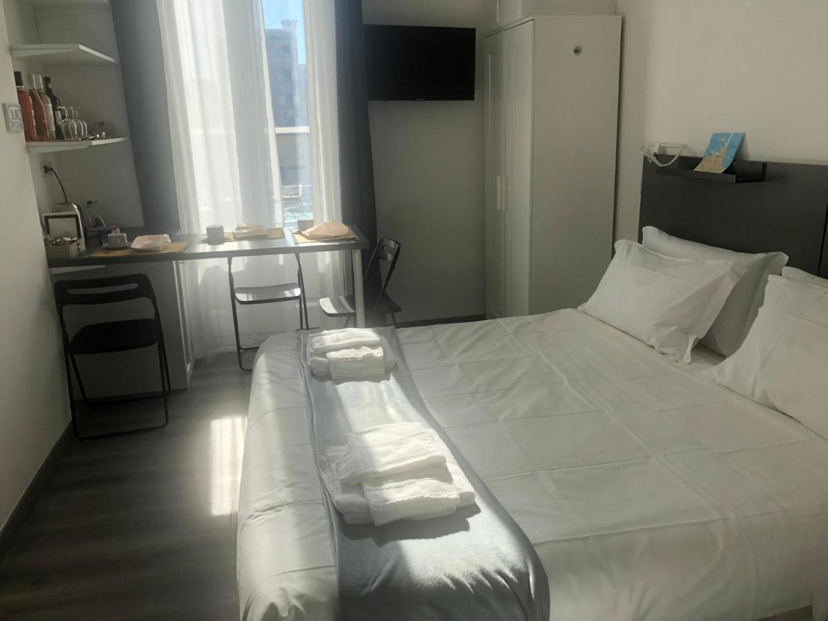 Domus Nikolai Hotel Bari Buitenkant foto