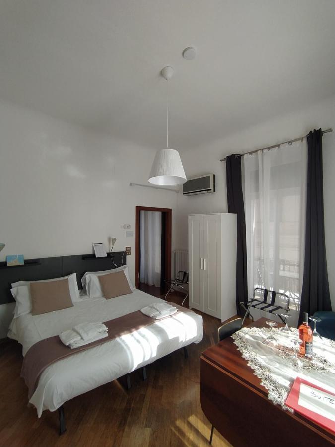 Domus Nikolai Hotel Bari Buitenkant foto